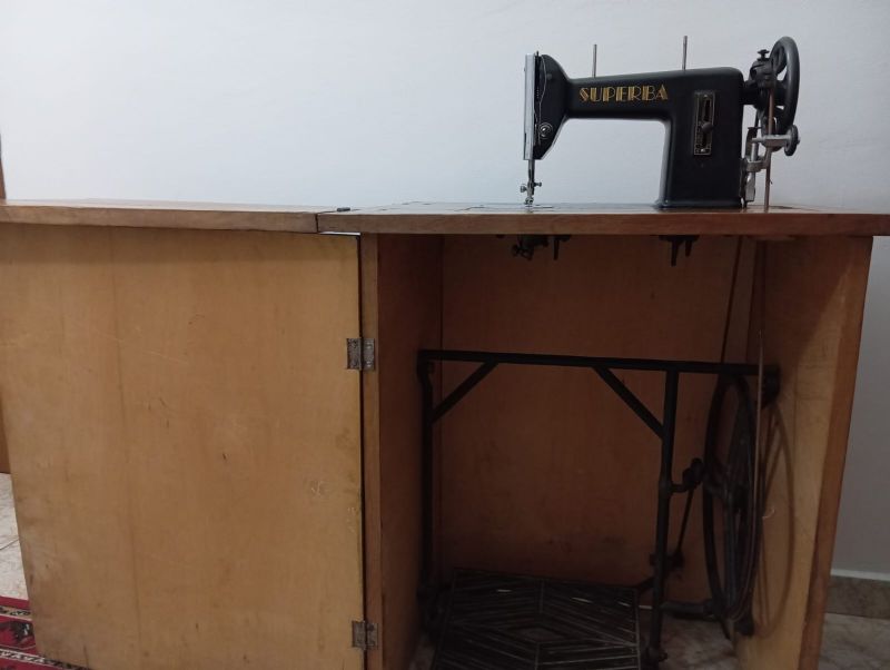 Shitete makine qepese per koleksioniste, superba qepese viti 1960, makine qepese gjermane superba me dore, makina qepese superba funksionale, superba vintage sewing machine albania, makine superba gjermane e koleksionueshme